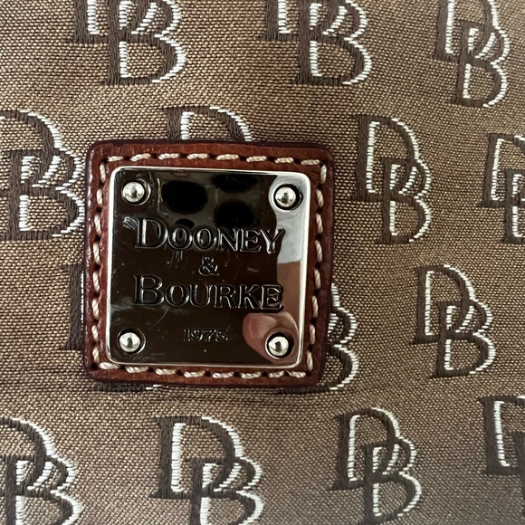 Dooney & Bourke logo Prairie Winds Anniversary bag - Picture 4 of 7